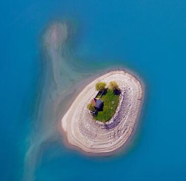 Lac de Serre-Ponçon - Haute Alpes © Etienne Pierart
